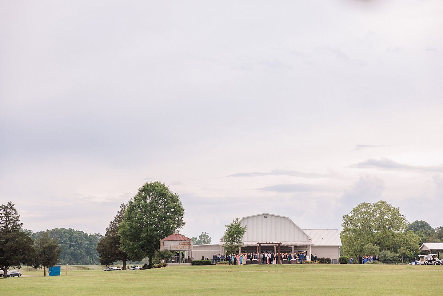 tin roof farms wedding jennifer stuart photography 0146