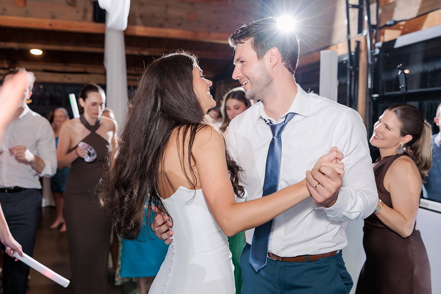 barn sitton hill wedding jennifer stuart photography 0213